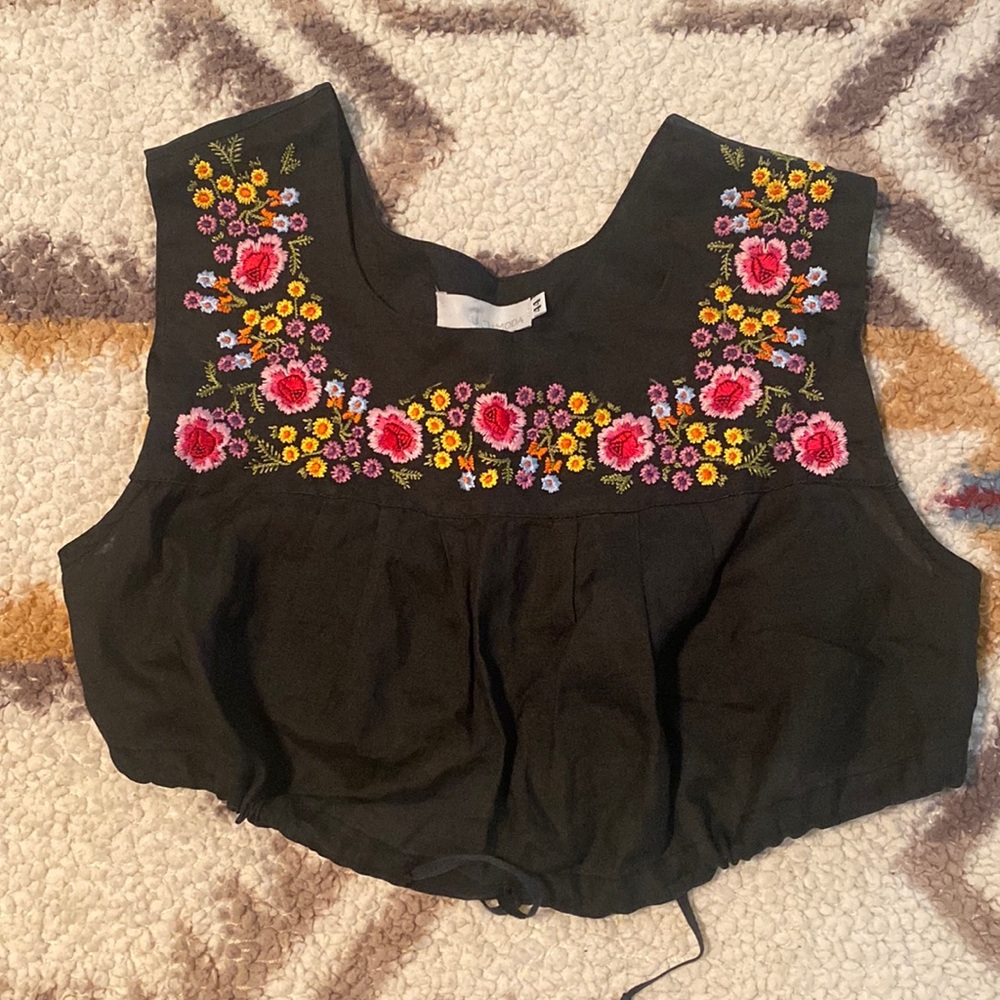 Adorable boho crop top.